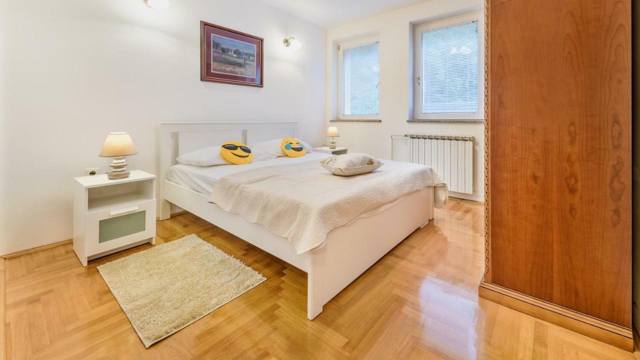 Central Apartment Smiley - Free Parking Zagreb Eksteriør bilde