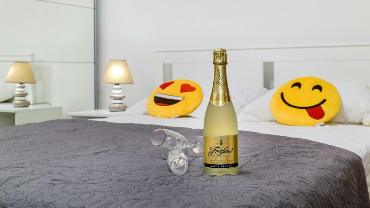 Central Apartment Smiley - Free Parking Zagreb Eksteriør bilde